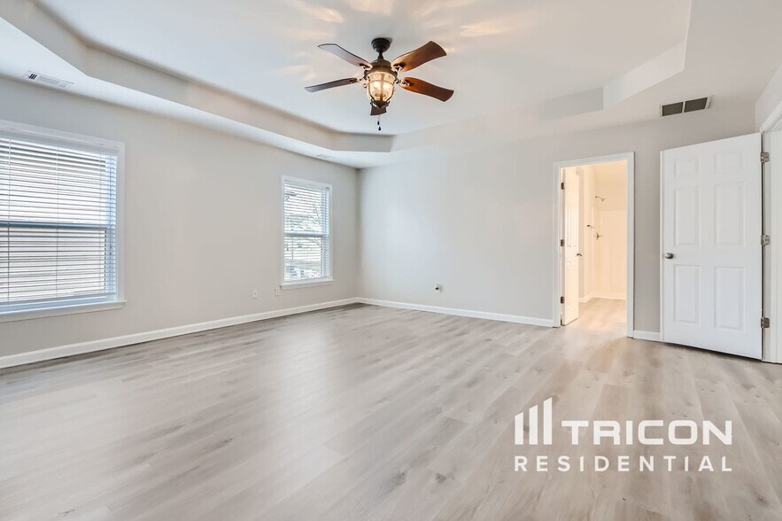 Building Photo - 7259 Madison Cir
