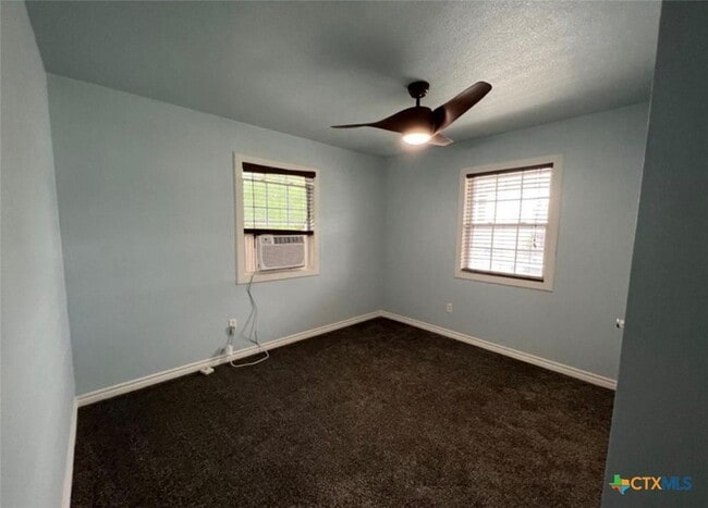 Building Photo - 304 Margaret Lee St