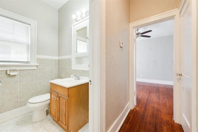 Building Photo - 2609 N Shartel Ave