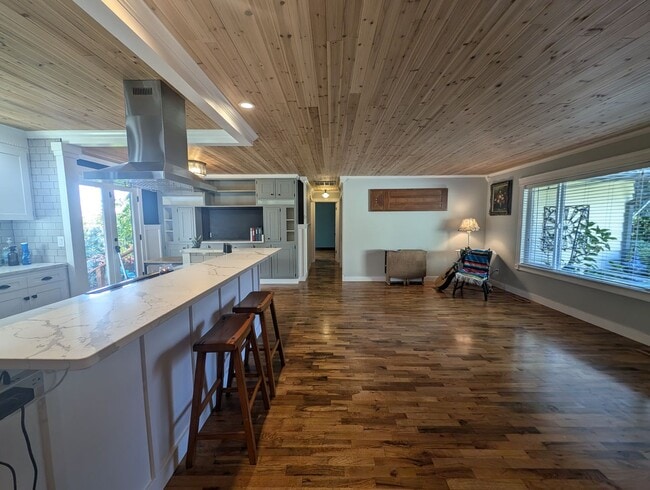 Building Photo - Stunning 4-Bedroom Home in Desirable Central Kitsap Location