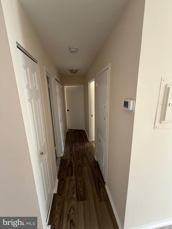 Building Photo - 418 Girard St