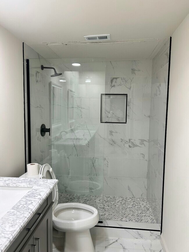 Building Photo - 3919 Buena Vista St