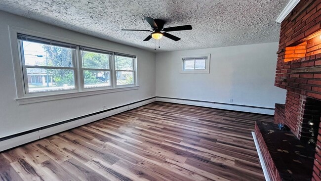 Building Photo - HAMPTON - BEAUTIFULLY UPDATED HOME