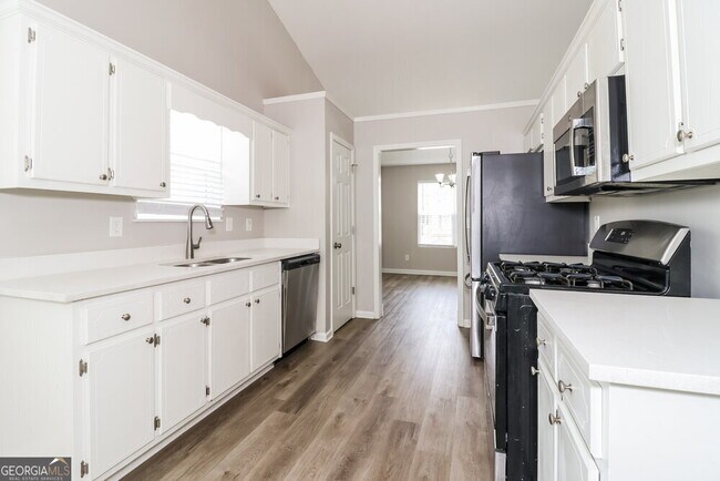 Building Photo - 205 Ashland Manor Dr