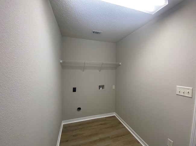 Building Photo - 9676 Parker Lake Cir