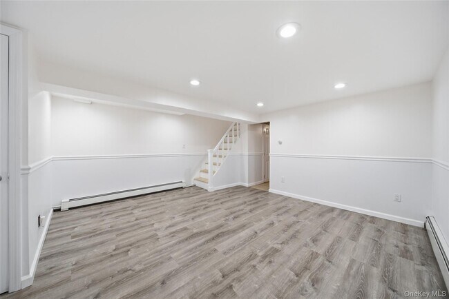 Building Photo - 157-49 9th Ave