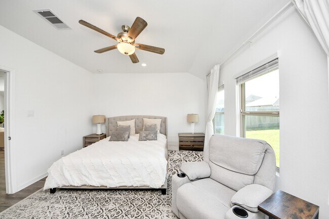 Building Photo - 2302 Dewford Fls Dr