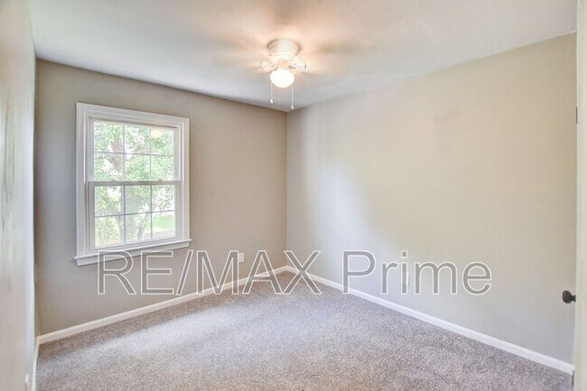 Building Photo - 5519 Baccalaureate Dr