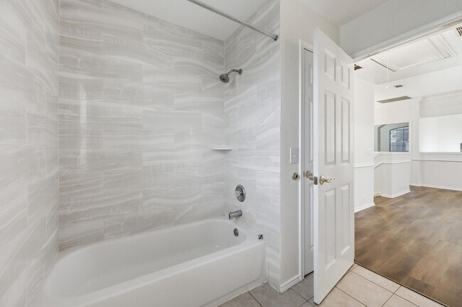 Building Photo - Beautiful home in Hurst-Euless-Bedford ISD