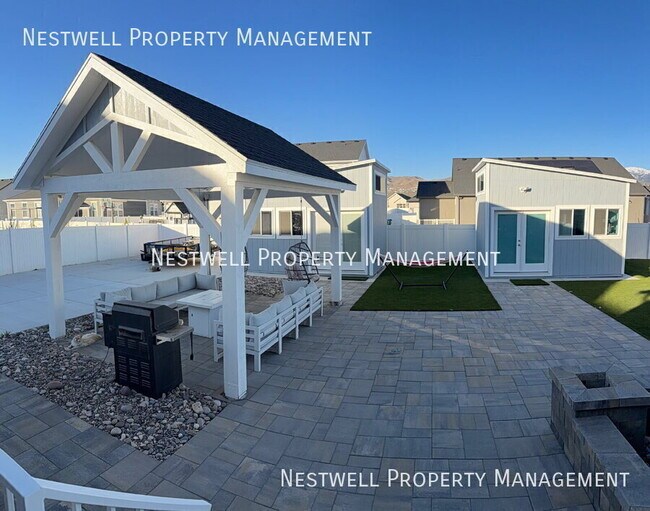 Building Photo - 3848 Safflower Dr