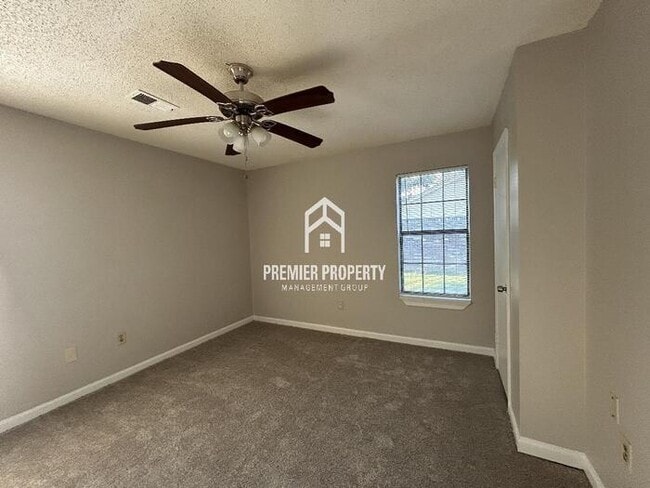 Building Photo - 4717 Chatelet Dr