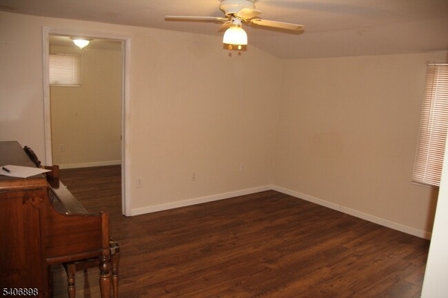 Building Photo - 31 Ringwood Ln