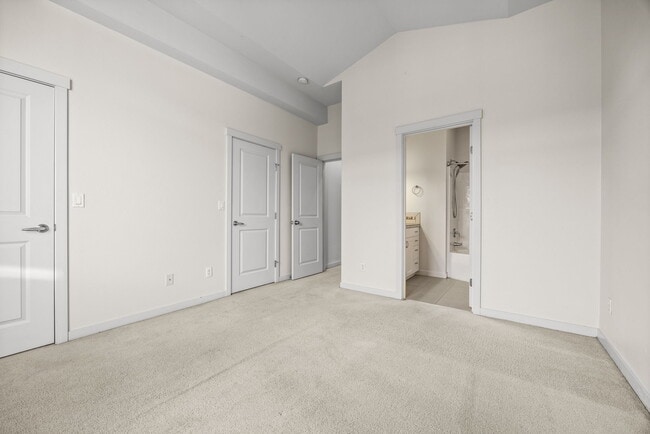 Building Photo - 2160 Yakima Ct