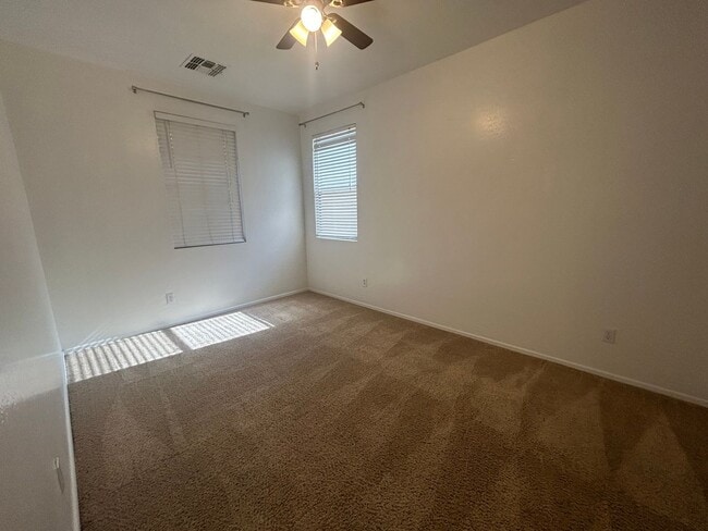 Building Photo - 3 Bedroom Plus Den