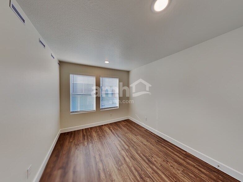 Building Photo - 6022 W South Jordan Pky