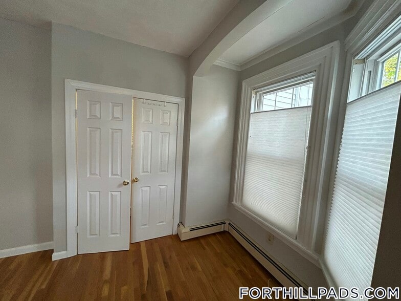 Building Photo - 120 Highland St