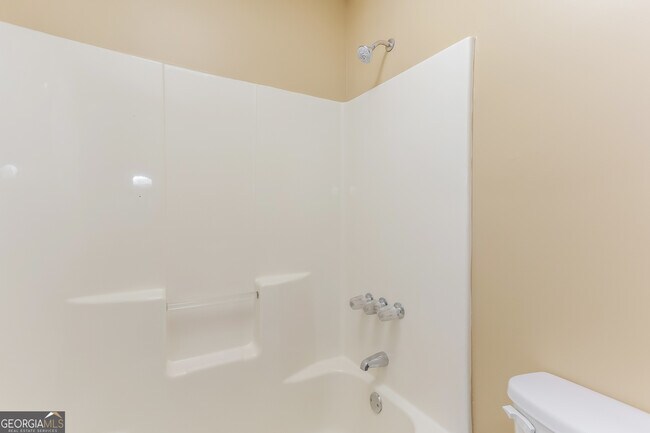 Building Photo - 595 Deering Dr