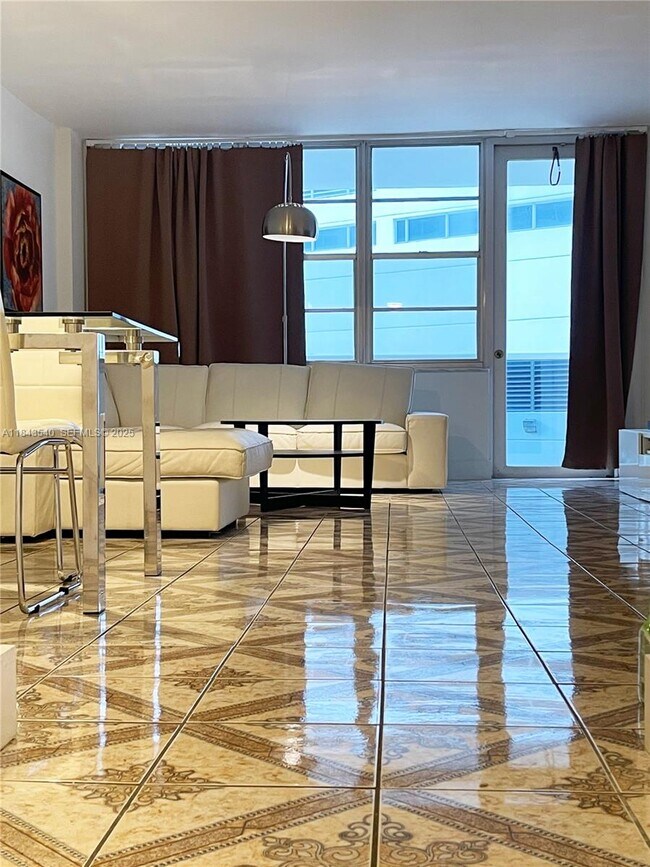 Building Photo - 3725 S Ocean Dr