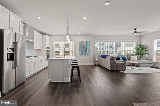 Building Photo - 106 St Ives Pl