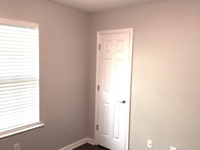 Building Photo - 5440 Rock Creek Ct