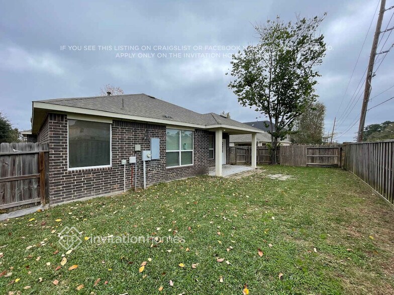 Building Photo - 13529 Raintree Dr