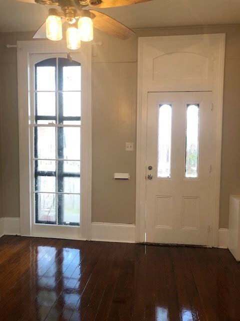 Front Door Inside - 2021 Jackson Ave