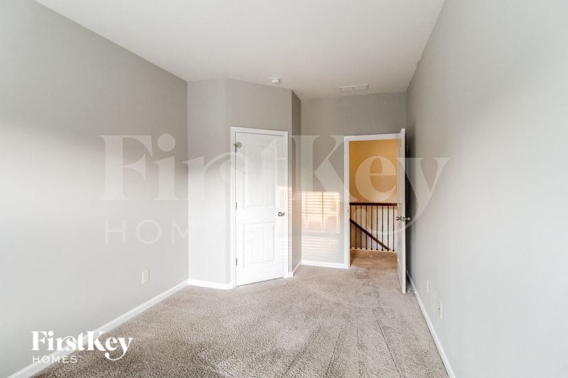 Building Photo - 423 Fredrick Dr