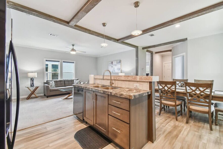 Building Photo - 10030 Sterling Ave