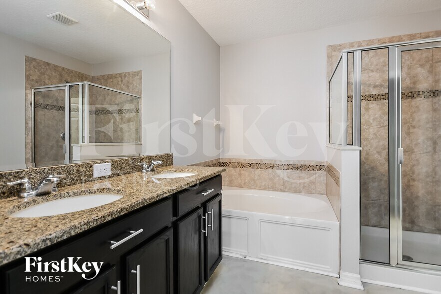 Building Photo - 4781 Rockvale Dr