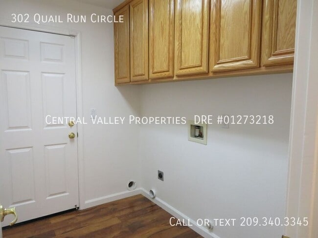 Building Photo - 302 Quail Run Cir