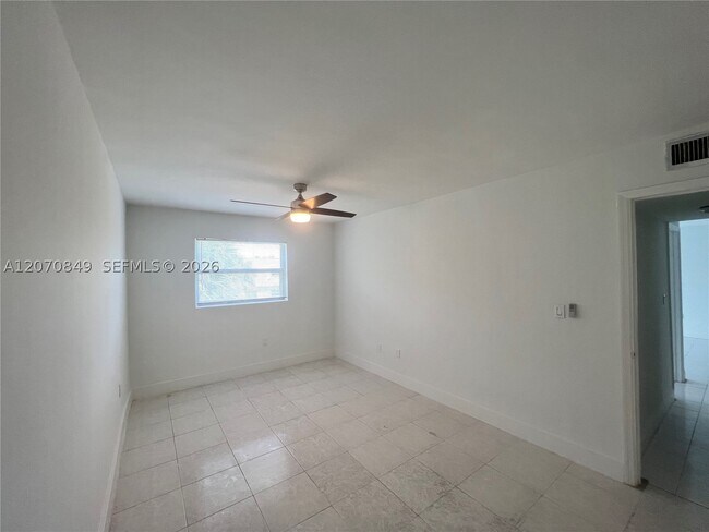 Building Photo - 4301 NW S Tamiami Canal Dr