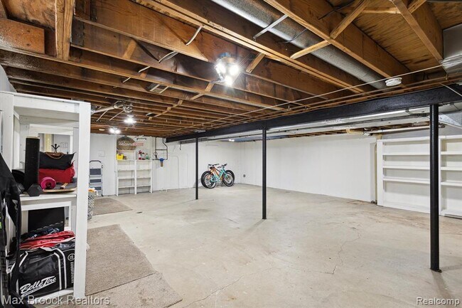 Building Photo - 1131 Indianwood Trail