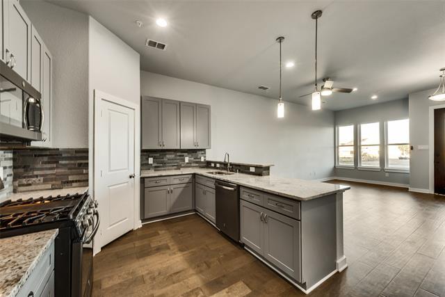 Building Photo - 5849 Rivendell Dr