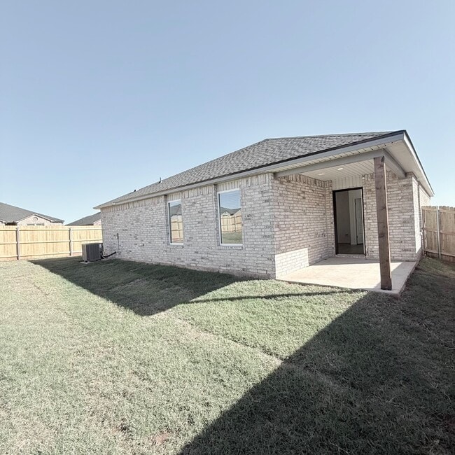 Building Photo - 1917 Rock Elm Dr