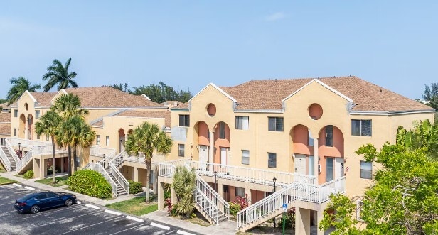 Building Photo - 5200 NW 31st Ave