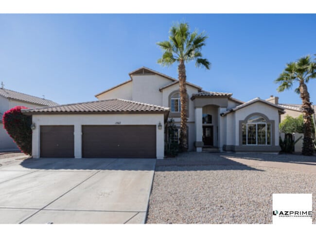 Building Photo - Live The Lifestyle Youve Dreamed Of In This 5/3 Gilbert Jewel Near Kokopelli Golf Course, Where E