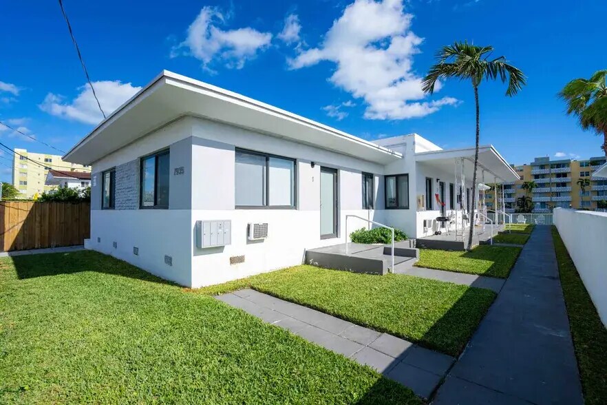 Building Photo - 7935 Crespi Blvd