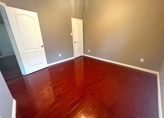 Building Photo - 23907 Hackberry Creek Dr