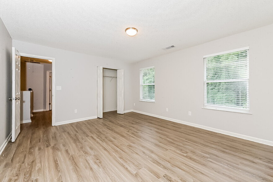 Building Photo - 1618 Thornwick Trace