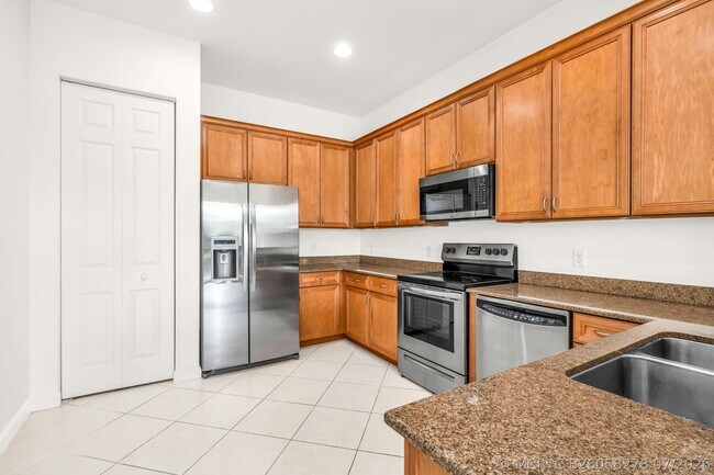 Building Photo - 669 Pacific Grove Dr