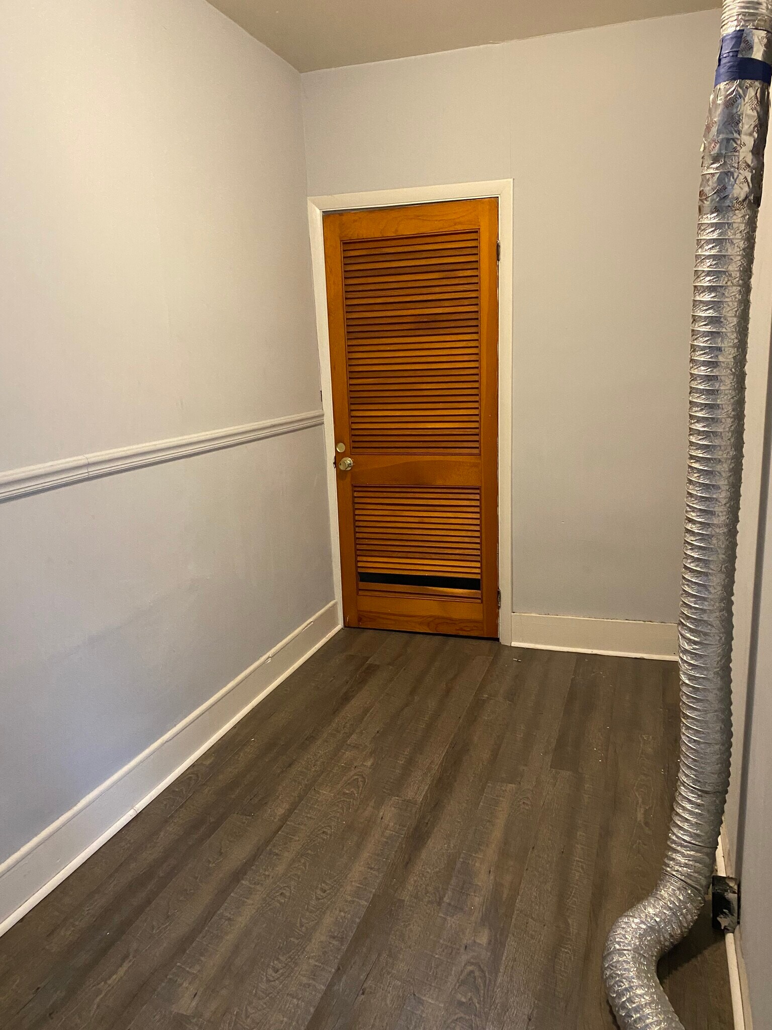 Laundry - 498 N Main St