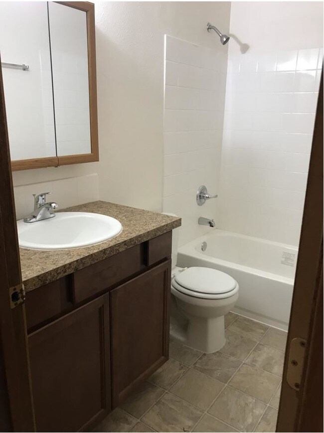 Pleasant Hills Apartments 523 Pleasant Ave Oregon City OR 97045