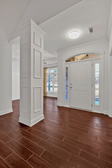 Building Photo - 614 Greene Dr