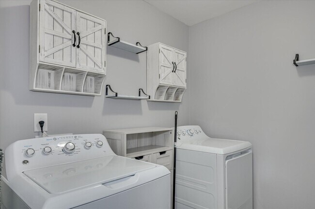 Building Photo - 1543 Driftwood Ln