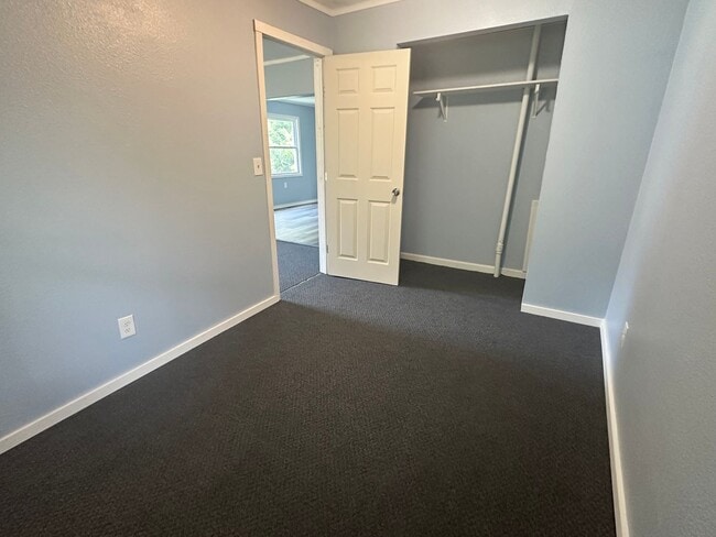 Building Photo - Single Family Home