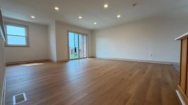 Building Photo - 9168 Ellie Dr