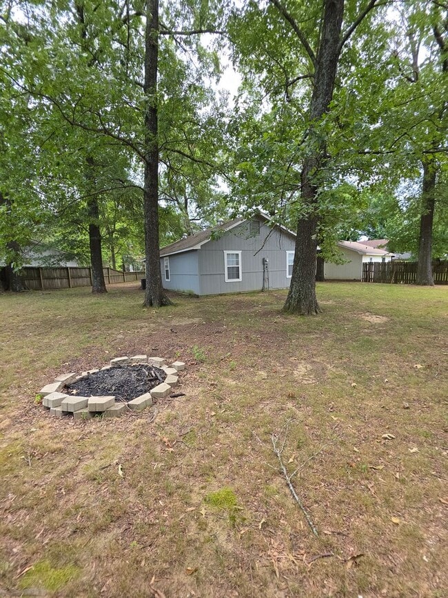 Building Photo - 2211 S Hartford Cove