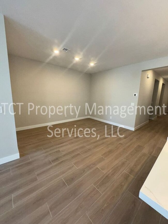 Building Photo - Beautiful New Build in North Creek Community