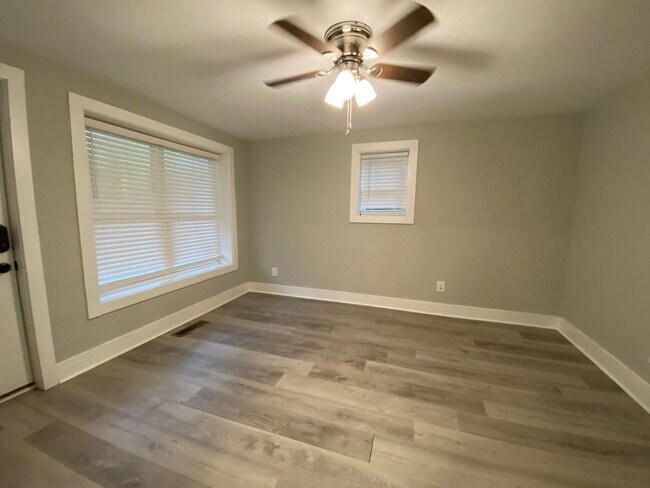 Building Photo - PRE-LEASING FOR AUGUST 2026!