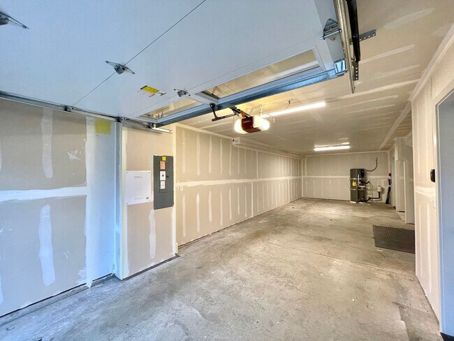 Building Photo - Great TownHome For Rent